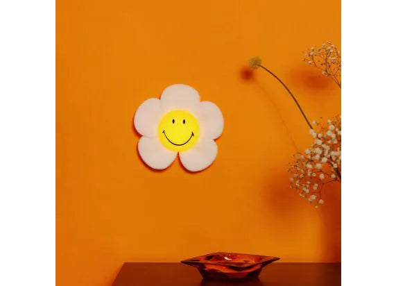 Mr Maria Smiley Daisy Day Light