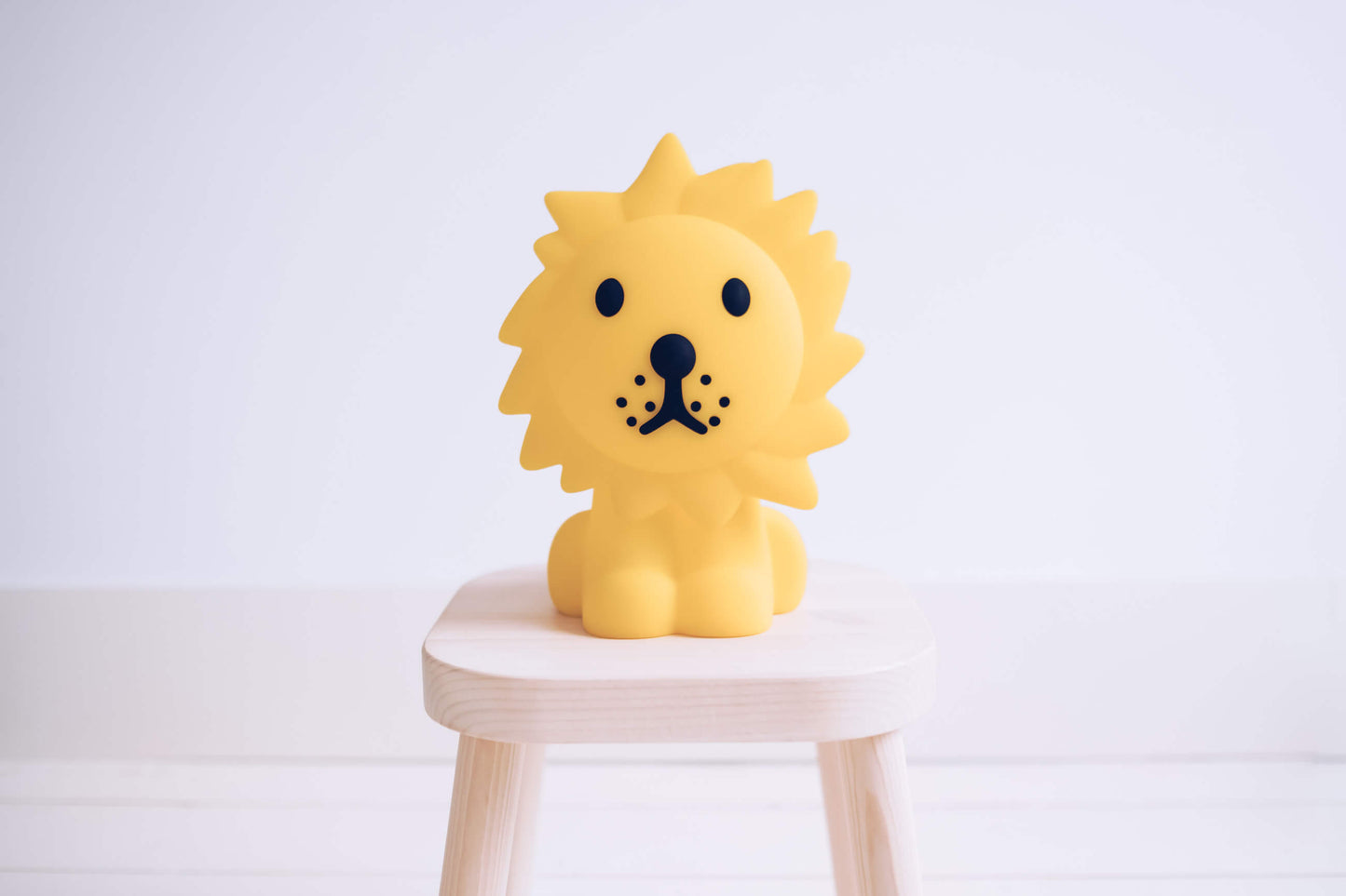 Mr Maria Lion Lights